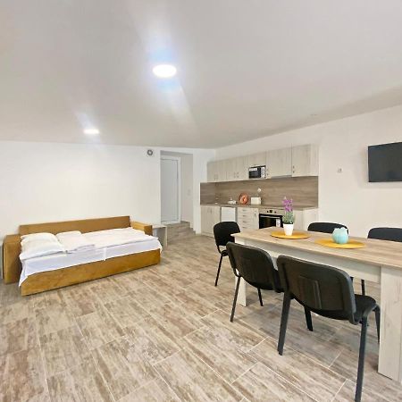 Di Mare Holiday Apartments 克兰内沃 外观 照片