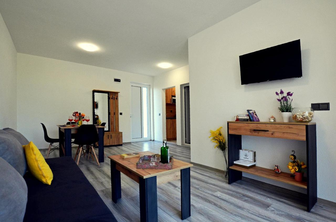 Di Mare Holiday Apartments 克兰内沃 外观 照片
