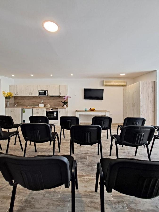 Di Mare Holiday Apartments 克兰内沃 外观 照片