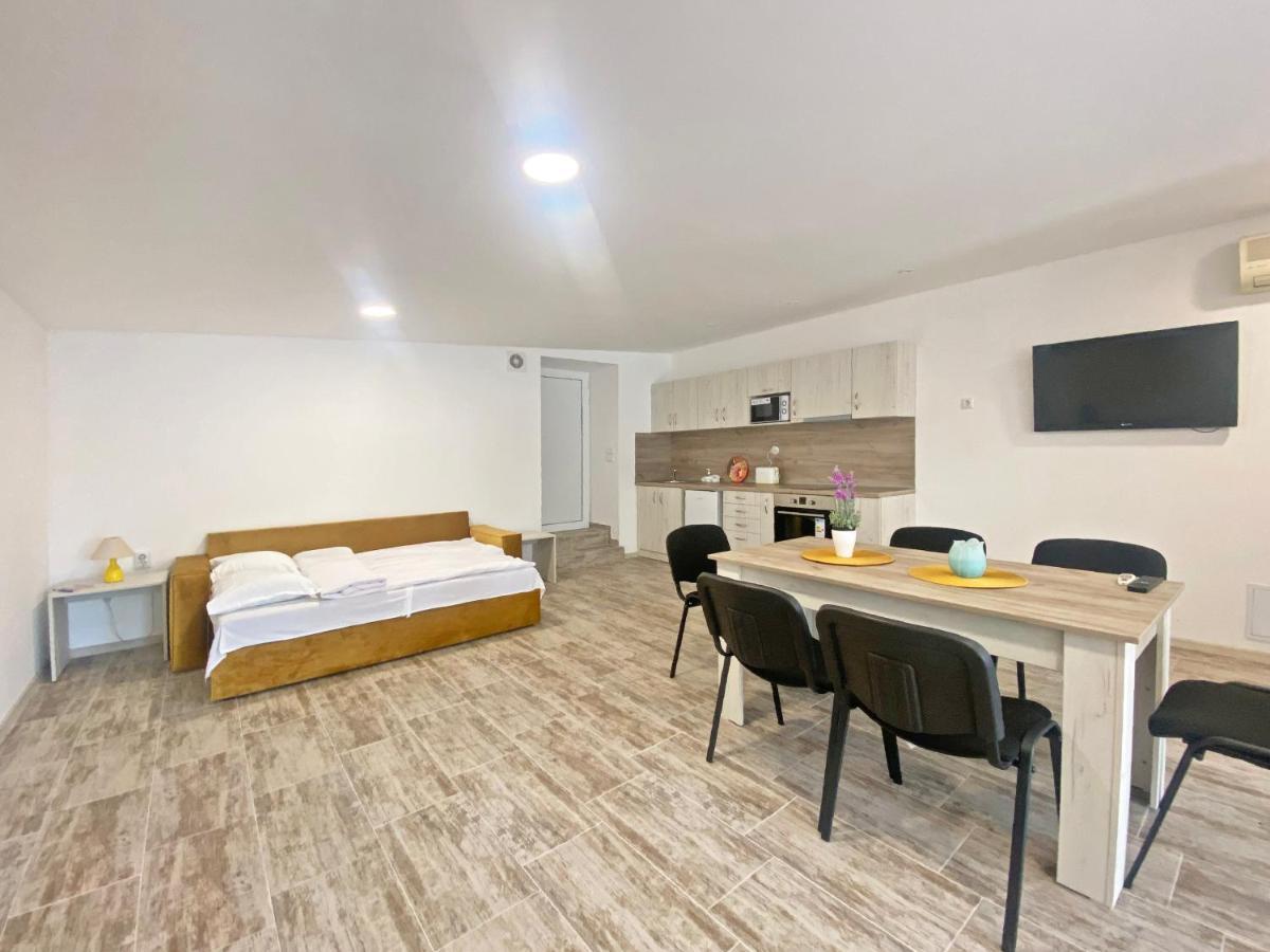 Di Mare Holiday Apartments 克兰内沃 外观 照片